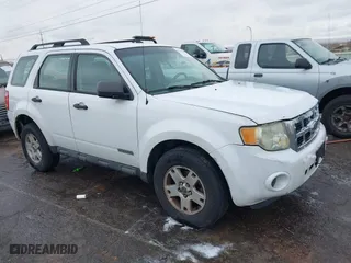 2008 Ford Escape XLS with VIN 1FMCU92Z98KC79994, listed as a IAAI auction lot 41270538 with 347,288 mi miles. Bid and sale history available at carsss.com. Image 1.