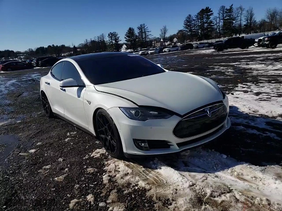 2014 Tesla Model S P85D with VIN 5YJSA1H20EFP64800, listed as a Copart auction lot 89377605 with 66,609 mi miles and Salvage Title. Bid and sale history available at carsss.com. Image 10.