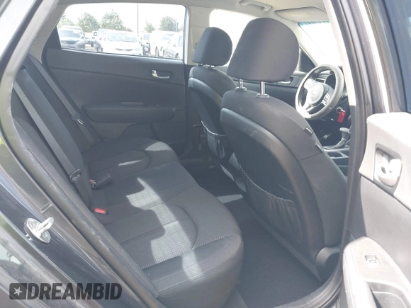 2018 Kia Optima LX z VIN KNAGT4L36J5216858, wystawiony jako IAAI lot #42149047 z przebiegiem 121 845 mil mil oraz . Historia ofert i sprzedaży dostępna na DreamBid. Obrazek 8.