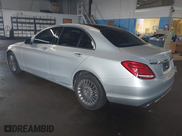 2015 Mercedes-Benz C 300 Luxury with VIN 55SWF4KB1FU087558, listed as a IAAI auction lot 41904253 with 82,901 mi miles and . Bid and sale history available at carsss.com. Image 3.