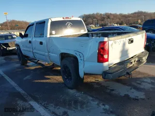 2006 Chevrolet Silverado 2500HD LT1 with VIN 1GCHK23D06F264669, listed as a IAAI auction lot 41106561 with 1 mi miles. Bid and sale history available at carsss.com. Image 3.