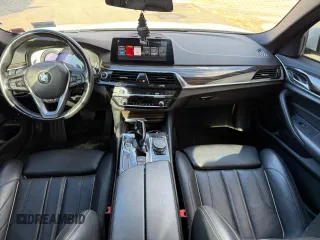 2019 BMW 5 Series 530e xDrive with VIN WBAJB1C52KB375629, listed as a Copart auction lot 86128564 with 89,988 mi miles and Clean title. Bid and sale history available at DreamBid. Image 6.