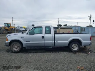 2000 Ford Super Duty F-250 XL with VIN 1FTNX20F7YEB15484, listed as a IAAI auction lot 41749294 with 188,261 mi miles. Bid and sale history available at carsss.com. Image 13.