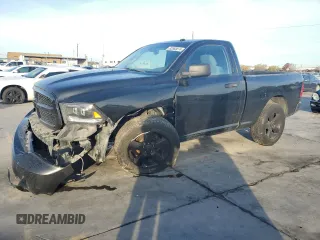 2015 Ram 1500 Tradesman z VIN 3C6JR6ATXFG631047, wystawiony jako Copart lot #82868874 z przebiegiem 120 227 mil mil oraz Szkoda całkowita • Salvage title. Historia ofert i sprzedaży dostępna na DreamBid. Obrazek 1.