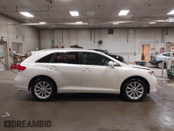 2010 Toyota Venza with VIN 4T3ZA3BB2AU021658, listed as a IAAI auction lot 41833788 with 180,832 mi miles. Bid and sale history available at carsss.com. Image 13.