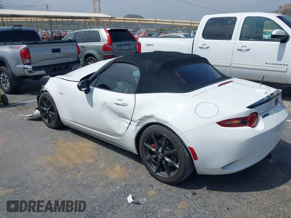 2016 Mazda MX-5 Miata Club z VIN JM1NDAC75G0113400, wystawiony jako IAAI lot #42143080 z przebiegiem 48 579 mil mil oraz . Historia ofert i sprzedaży dostępna na DreamBid. Obrazek 3.