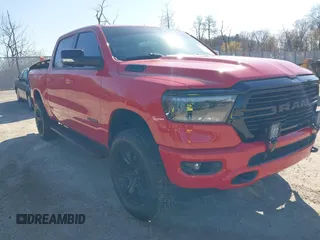 2021 Ram 1500 Big Horn z VIN 1C6SRFFT3MN677725, wystawiony jako IAAI lot #41989636 z przebiegiem 37 784 mil mil oraz . Historia ofert i sprzedaży dostępna na DreamBid. Obrazek 1.