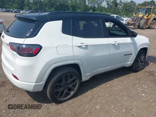 2024 Jeep Compass Limited с VIN 3C4NJDCN9RT164977, выставлен на аукционе IAAI как лот 42563780 с пробегом 4 229 миль миль и . История ставок и продаж доступна на DreamBid. Изображение 4.