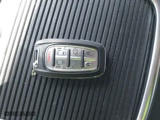 2023 Chrysler Pacifica Limited with VIN 2C4RC3GG4PR565998, listed as a IAAI auction lot 41979262 with 16,697 mi miles. Bid and sale history available at carsss.com. Image 11.