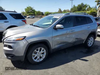 2017 Jeep Cherokee Latitude с VIN 1C4PJLCB6HW502689, выставлен на аукционе Copart как лот 57913075 с пробегом 62 435 миль миль и Списание • Salvage title. История ставок и продаж доступна на DreamBid. Изображение 1.