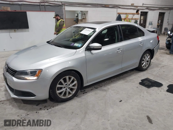 2014 Volkswagen Jetta Sedan SE w/Connectivity/Sunroof PZEV with VIN 3VWD17AJ9EM437804, listed as a IAAI auction lot 42026842 with 83,114 mi miles. Bid and sale history available at carsss.com. Image 17.