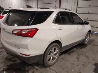 2020 Chevrolet Equinox LT with VIN 2GNAXVEX1L6220009, listed as a IAAI auction lot 41647476 with 161,913 mi miles. Bid and sale history available at carsss.com. Image 4.