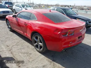2013 Chevrolet Camaro LT z VIN 2G1FB1E33D9167938, wystawiony jako IAAI lot #41511506 z przebiegiem 204 269 mil mil oraz . Historia ofert i sprzedaży dostępna na DreamBid. Obrazek 3.