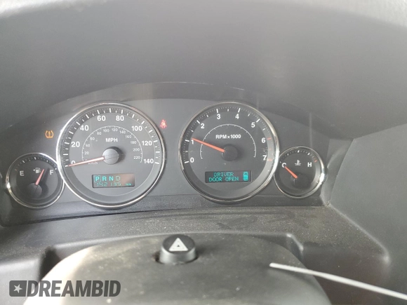 2006 Jeep Commander z VIN 1J8HG48K76C131681, wystawiony jako Copart lot #64386985 z przebiegiem 142 135 mil mil oraz Szkoda całkowita • Salvage title. Historia ofert i sprzedaży dostępna na DreamBid. Obrazek 9.