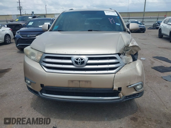 2011 Toyota Highlander Limited с VIN 5TDYK3EH7BS036510, выставлен на аукционе IAAI как лот 42457710 с пробегом 150 045 миль миль и . История ставок и продаж доступна на DreamBid. Изображение 12.