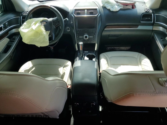 2019 Ford Explorer Platinum z VIN 1FM5K8HT1KGA49601, wystawiony jako Copart lot #56636955 z przebiegiem 56 913 mil mil oraz Szkoda całkowita • Salvage title. Historia ofert i sprzedaży dostępna na DreamBid. Obrazek 8.