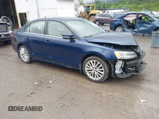 2011 Volkswagen Jetta SEL z VIN 3VWLZ7AJ2BM102447, wystawiony jako IAAI lot #42312584 z przebiegiem 103 392 mil mil oraz . Historia ofert i sprzedaży dostępna na DreamBid. Obrazek 1.