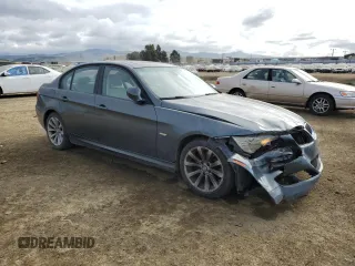 2011 BMW 3 Series 328i z VIN WBAPH5C52BA445975, wystawiony jako Copart lot #54179105 z przebiegiem 117 147 mil mil oraz Szkoda całkowita • Salvage title. Historia ofert i sprzedaży dostępna na DreamBid. Obrazek 4.