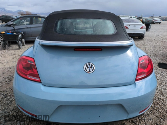 2013 Volkswagen Beetle 2.5L with VIN 3VW5X7AT4DM829494, listed as a Copart auction lot 47654065 with 34,987 mi miles and Salvage title. Bid and sale history available at DreamBid. Image 6.