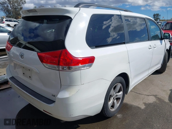 2013 Toyota Sienna LE AAS with VIN 5TDKK3DC4DS358746, listed as a IAAI auction lot 41788838 with 92,281 mi miles. Bid and sale history available at carsss.com. Image 4.