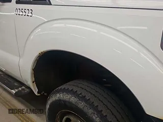 2011 Ford F-250 XL z VIN 1FT7X2B62BEC17045, wystawiony jako IAAI lot #42851395 z przebiegiem 73 355 mil mil oraz . Historia ofert i sprzedaży dostępna na DreamBid. Obrazek 12.
