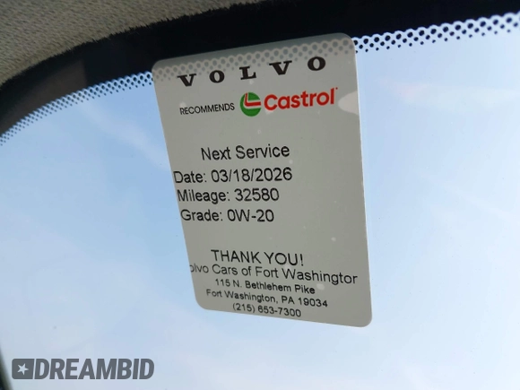 2021 Volvo XC40 Momentum with VIN YV4162UK1M2464500, listed as a IAAI auction lot 42504680 with 29,130 mi miles and . Bid and sale history available at DreamBid. Image 18.