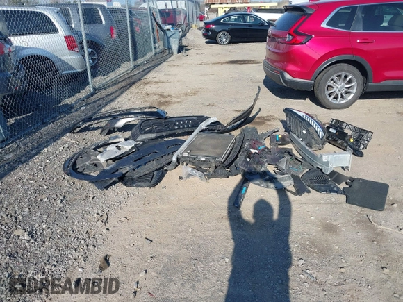 2021 Audi Q8 Premium Plus z VIN WA1EVAF14MD014781, wystawiony jako IAAI lot #42080085 z przebiegiem 53 171 mil mil oraz . Historia ofert i sprzedaży dostępna na DreamBid. Obrazek 12.
