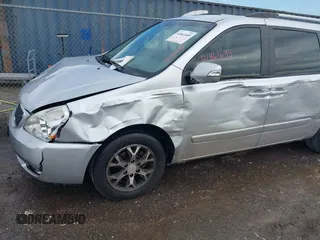 2014 Kia Sedona LX with VIN KNDMG4C70E6592842, listed as a IAAI auction lot 41861685 with 242,222 mi miles. Bid and sale history available at carsss.com. Image 6.