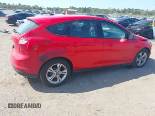 2013 Ford Focus SE with VIN 1FADP3K22DL338846, listed as a IAAI auction lot 41910575 with 200,875 mi miles. Bid and sale history available at carsss.com. Image 4.