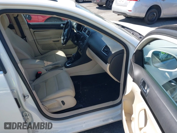 2012 Volkswagen Jetta SportWagen TDI w/Sunroof with VIN 3VWPL7AJ6CM651492, listed as a IAAI auction lot 41980541 with 229,239 mi miles. Bid and sale history available at carsss.com. Image 5.