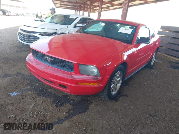 2007 Ford Mustang Deluxe z VIN 1ZVFT80NX75354713, wystawiony jako IAAI lot #41986604 z przebiegiem 156 691 mil mil oraz . Historia ofert i sprzedaży dostępna na DreamBid. Obrazek 2.