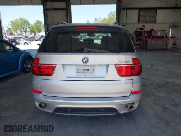 2012 BMW X5 35d z VIN 5UXZW0C53CL674187, wystawiony jako IAAI lot #42274931 z przebiegiem 272 642 mil mil oraz . Historia ofert i sprzedaży dostępna na DreamBid. Obrazek 16.