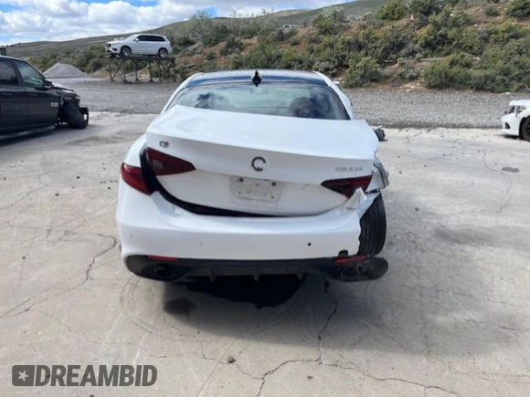 2022 Alfa Romeo Giulia Veloce с VIN ZARFAMBNXN7664866, выставлен на аукционе Copart как лот 55639185 с пробегом Не указан миль и Списание • Salvage title. История ставок и продаж доступна на DreamBid. Изображение 6.