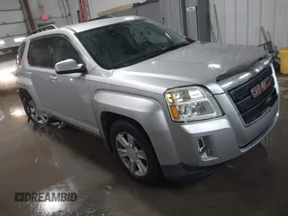 2010 GMC Terrain SLE-2 z VIN 2CTFLEEW0A6391742, wystawiony jako IAAI lot #41607448 z przebiegiem 181 922 mil mil oraz . Historia ofert i sprzedaży dostępna na DreamBid. Obrazek 1.