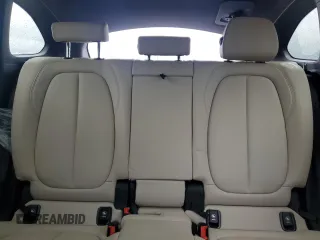 2020 BMW X1 xDrive28i z VIN WBXJG9C00L5R78587, wystawiony jako Copart lot #55016805 z przebiegiem 53 275 mil mil oraz Szkoda całkowita • Salvage title. Historia ofert i sprzedaży dostępna na DreamBid. Obrazek 10.