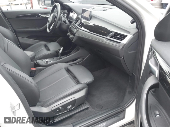 2022 BMW X2 sDrive28i z VIN WBXYH9C06N5U37719, wystawiony jako IAAI lot #42355050 z przebiegiem 33 127 mil mil oraz . Historia ofert i sprzedaży dostępna na DreamBid. Obrazek 5.