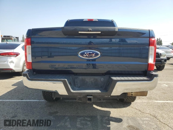 2019 Ford F-250 XL with VIN 1FT7W2BT2KEE58404, listed as a Copart auction lot 59939215 with 118,337 mi miles and Salvage title. Bid and sale history available at DreamBid. Image 6.