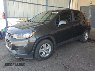 2020 Chevrolet Trax LS z VIN 3GNCJKSB9LL188780, wystawiony jako Copart lot #56526585 z przebiegiem 75 971 mil mil oraz Czysty tytuł • Clean title. Historia ofert i sprzedaży dostępna na DreamBid. Obrazek 1.