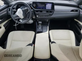 2022 Lexus ES 350 z VIN 58ADZ1B14NU139183, wystawiony jako Copart lot #54049715 z przebiegiem 36 772 mil mil oraz Szkody całkowita. Historia ofert i sprzedaży dostępna na DreamBid. Obrazek 8.
