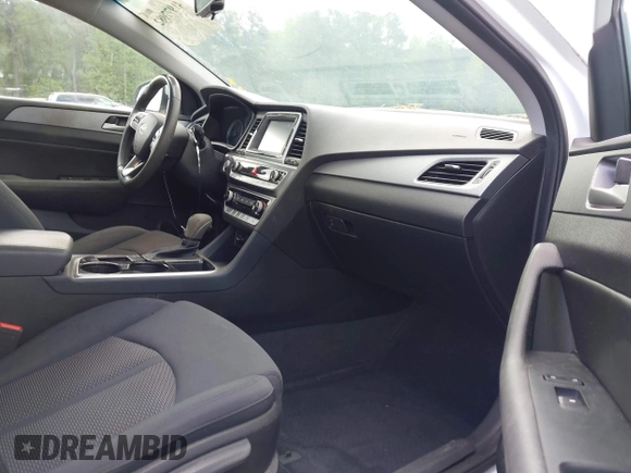 2018 Hyundai Sonata Limited with VIN 5NPE34AF9JH624049, listed as a IAAI auction lot 41977082 with 43,040 mi miles. Bid and sale history available at carsss.com. Image 5.