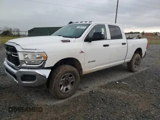2020 Ram 2500 Tradesman z VIN 3C6UR5CL9LG111003, wystawiony jako Copart lot #48907975 z przebiegiem 220 333 mil mil oraz Szkoda całkowita • Salvage title. Historia ofert i sprzedaży dostępna na DreamBid. Obrazek 1.