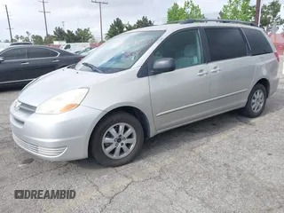 2004 Toyota Sienna CE with VIN 5TDZA23C04S032956, listed as a IAAI auction lot 42121153 with 218,908 mi miles. Bid and sale history available at carsss.com. Image 2.