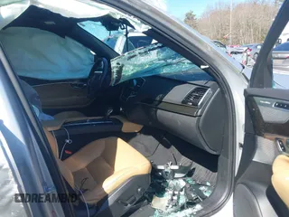 2018 Volvo XC90 Momentum with VIN YV4A22PK3J1204270, listed as a IAAI auction lot 41806395 with 93,461 mi miles. Bid and sale history available at carsss.com. Image 5.