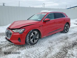 2021 Audi e-tron Prestige z VIN WA1VAAGE8MB040969, wystawiony jako Copart lot #44968835 z przebiegiem 24 137 mil mil oraz Szkody całkowita. Historia ofert i sprzedaży dostępna na DreamBid. Obrazek 1.