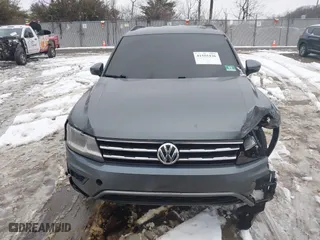 2018 Volkswagen Tiguan S with VIN 3VV0B7AX1JM143571, listed as a IAAI auction lot 41555436 with 72,545 mi miles. Bid and sale history available at carsss.com. Image 12.