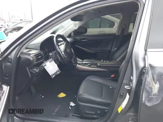 2020 Lexus IS 300 z VIN JTHDA1D24L5107168, wystawiony jako IAAI lot #41101439 z przebiegiem 76 240 mil mil oraz . Historia ofert i sprzedaży dostępna na DreamBid. Obrazek 5.