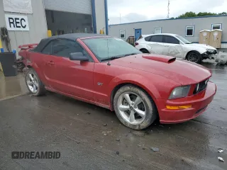 2008 Ford Mustang GT Deluxe z VIN 1ZVHT85HX85156503, wystawiony jako Copart lot #57903735 z przebiegiem 214 751 mil mil oraz Szkody całkowita. Historia ofert i sprzedaży dostępna na DreamBid. Obrazek 4.