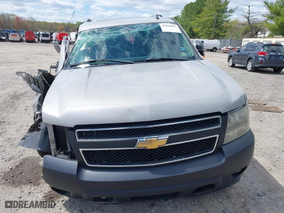 2007 Chevrolet Suburban LT with VIN 1GNFK16357J168000, listed as a IAAI auction lot 42049062 with 188,746 mi miles. Bid and sale history available at carsss.com. Image 12.