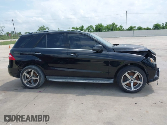 2014 Mercedes-Benz M ML 550 with VIN 4JGDA7DBXEA291980, listed as a IAAI auction lot 42161942 with 121,341 mi miles. Bid and sale history available at carsss.com. Image 13.