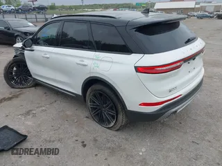 2020 Lincoln Corsair Standard z VIN 5LMCJ1C9XLUL01987, wystawiony jako IAAI lot #42044327 z przebiegiem 98 963 mil mil oraz . Historia ofert i sprzedaży dostępna na DreamBid. Obrazek 3.